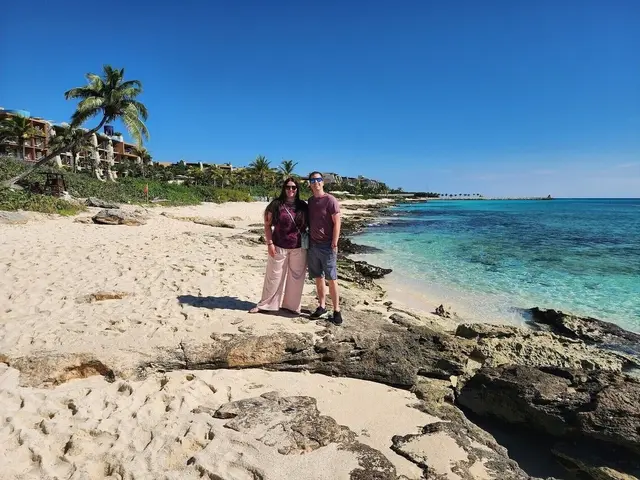 White sand and turquoise water in Mexico